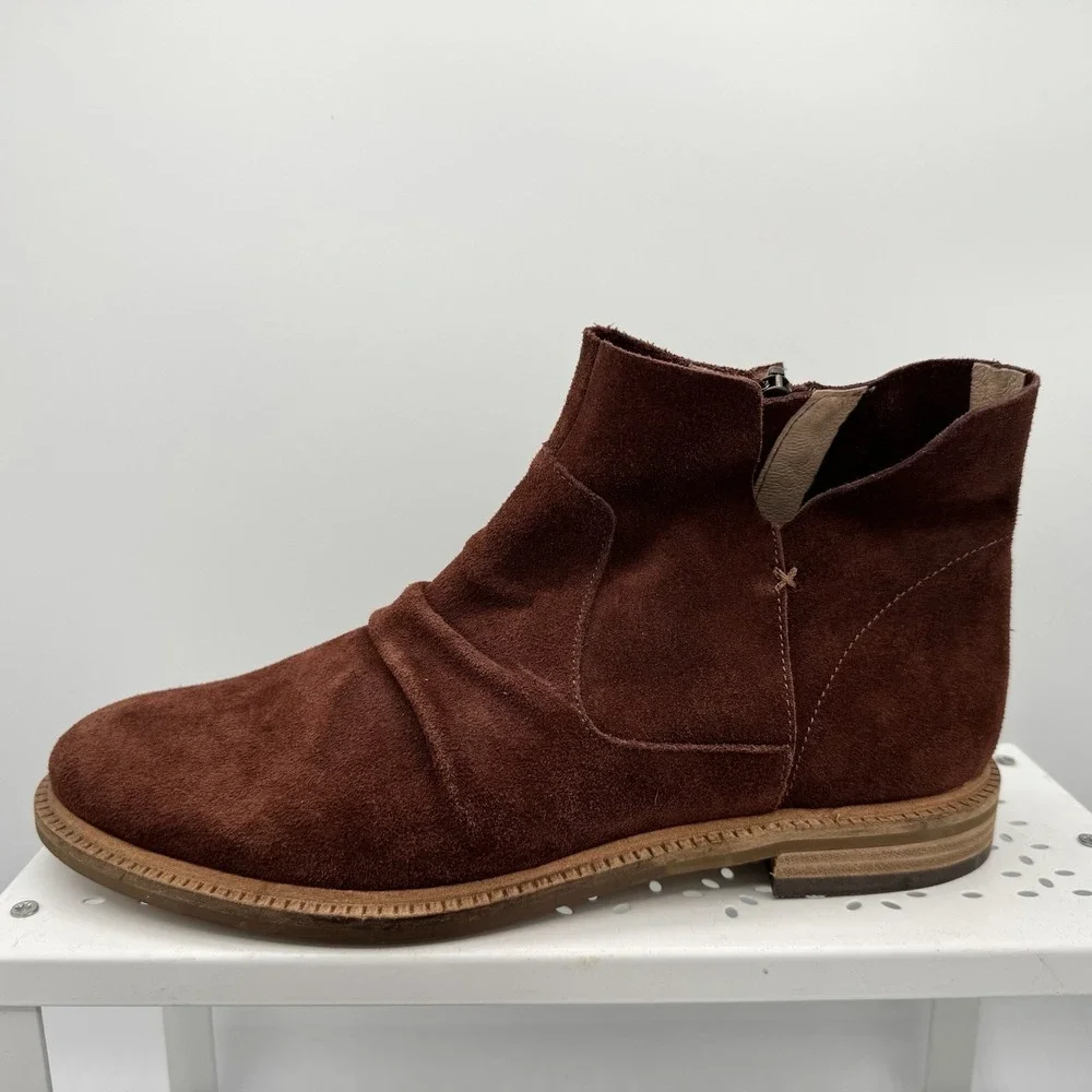 Kelsi Dagger Boots Size 8.5 Women's Suede Upper‎ Ruched Brown Booties west-EUC!